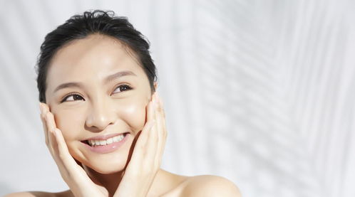 女性要想比同齡人老得慢,需重點(diǎn)保護(hù)5個(gè)部位,很多人只知道化妝